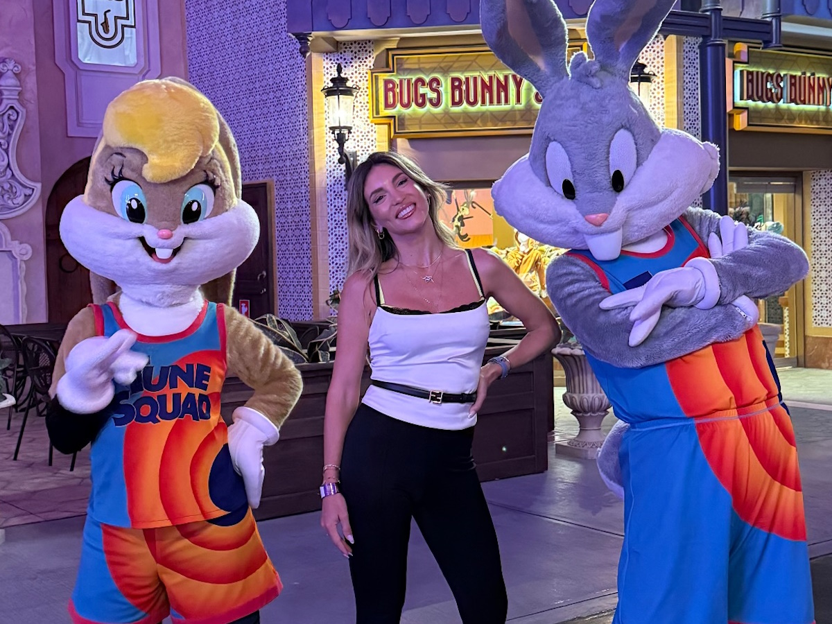 Αθηνά Οικονομάκου: Εντυπωσιάστηκε από το Warner Bros. World στο Άμπου Ντάμπι – Φωτογραφίες, βίντεο