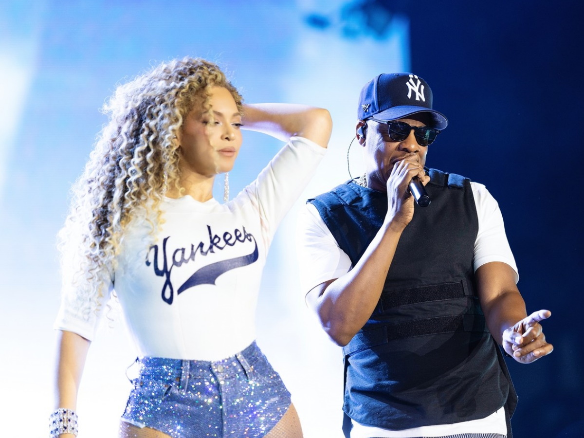 Jay-Z: Η έκπληξη για τα γενέθλια της Beyonce με πυροτεχνήματα και τραγούδι σε συναυλία του στο Λονδίνο