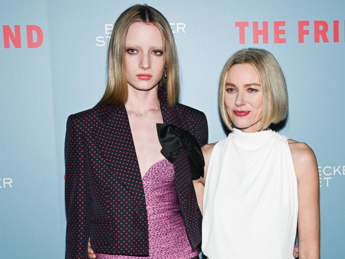 Naomi Watts: Ποζάρει για πρώτη φορά σε καμπάνια μόδας μαζί με την κόρη της, Kai Schreiber