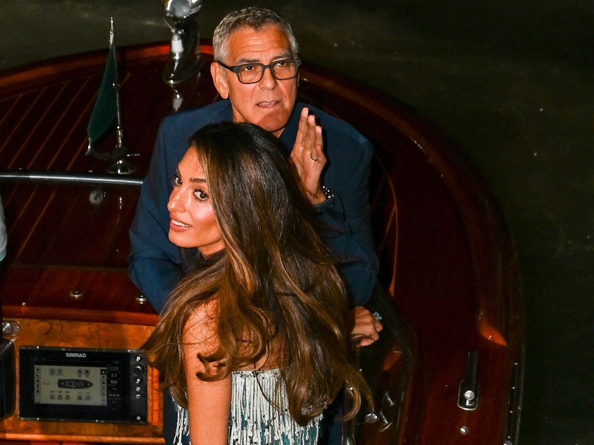 George & Amal Clooney: Έξοδος με στιλ για το ερωτευμένο ζευγάρι σε ρομαντικό δείπνο στη Βενετία