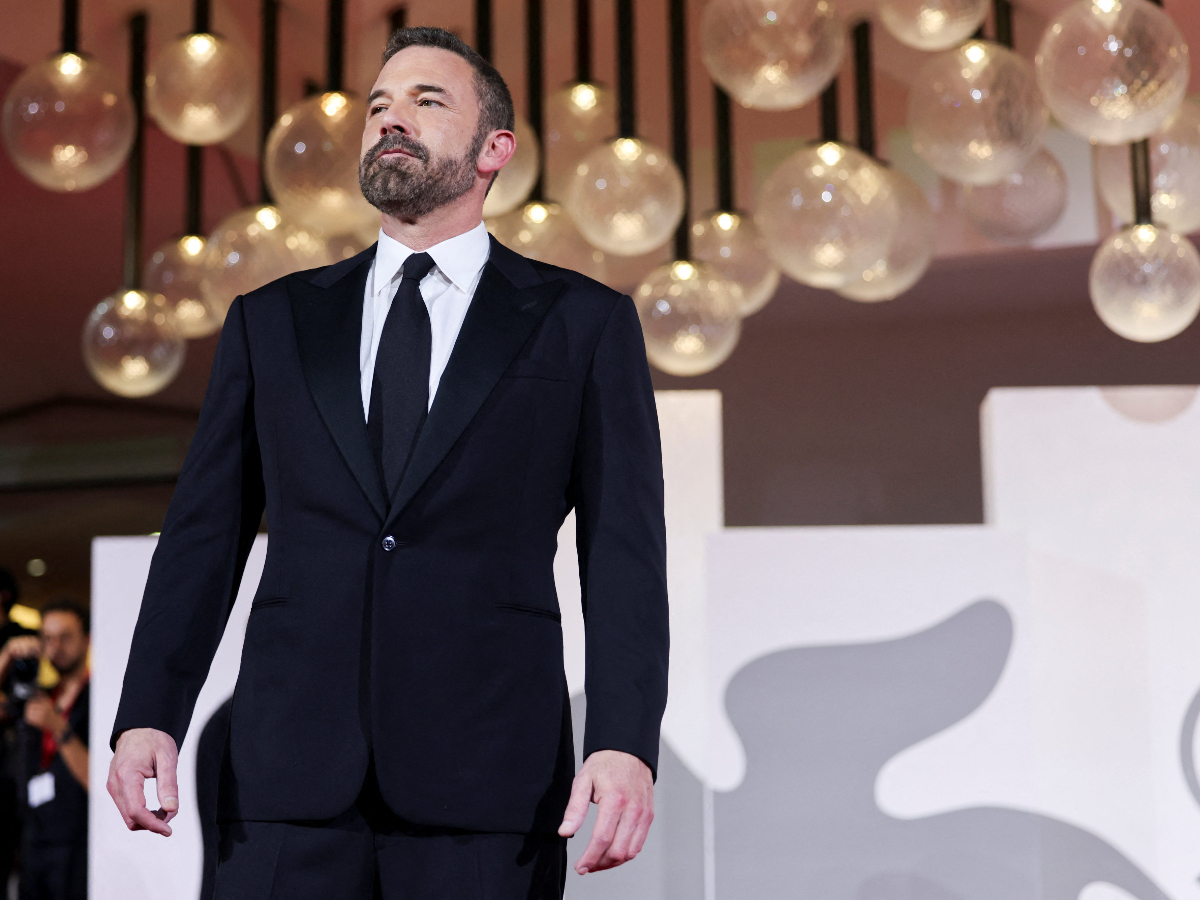 Ben Affleck: Εμφάνιση έκπληξη στο κόκκινο χαλί της Βενετίας