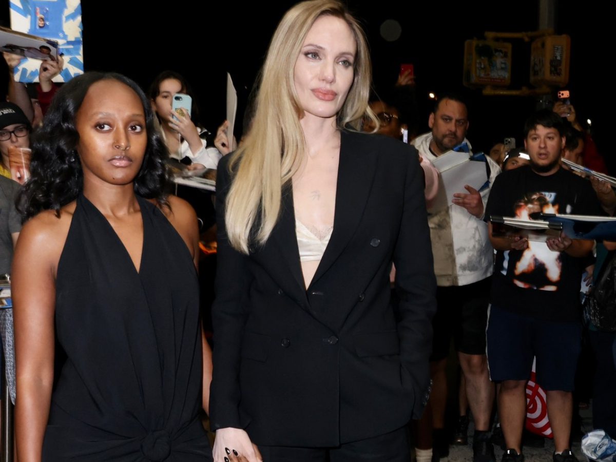 Angelina Jolie: Με all time classic κοστούμι και την κόρη της Zahara στο πλευρό της στη Νέα Υόρκη