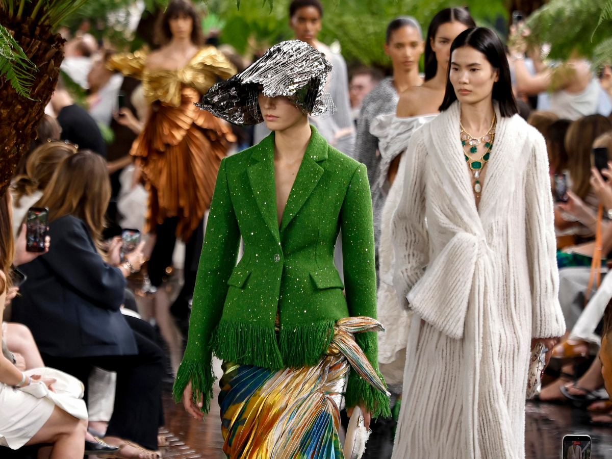 Dior: Ο Jonathan Anderson ετοιμάζει το πρώτο του show στην Ασία