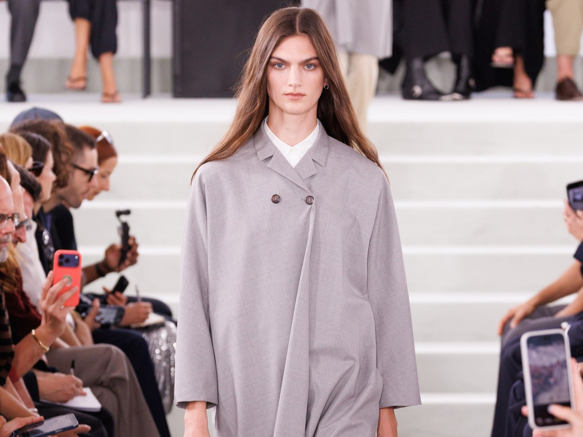 Jil Sander: Η κομψότητα κυριαρχεί, αλλά με νέους κανόνες