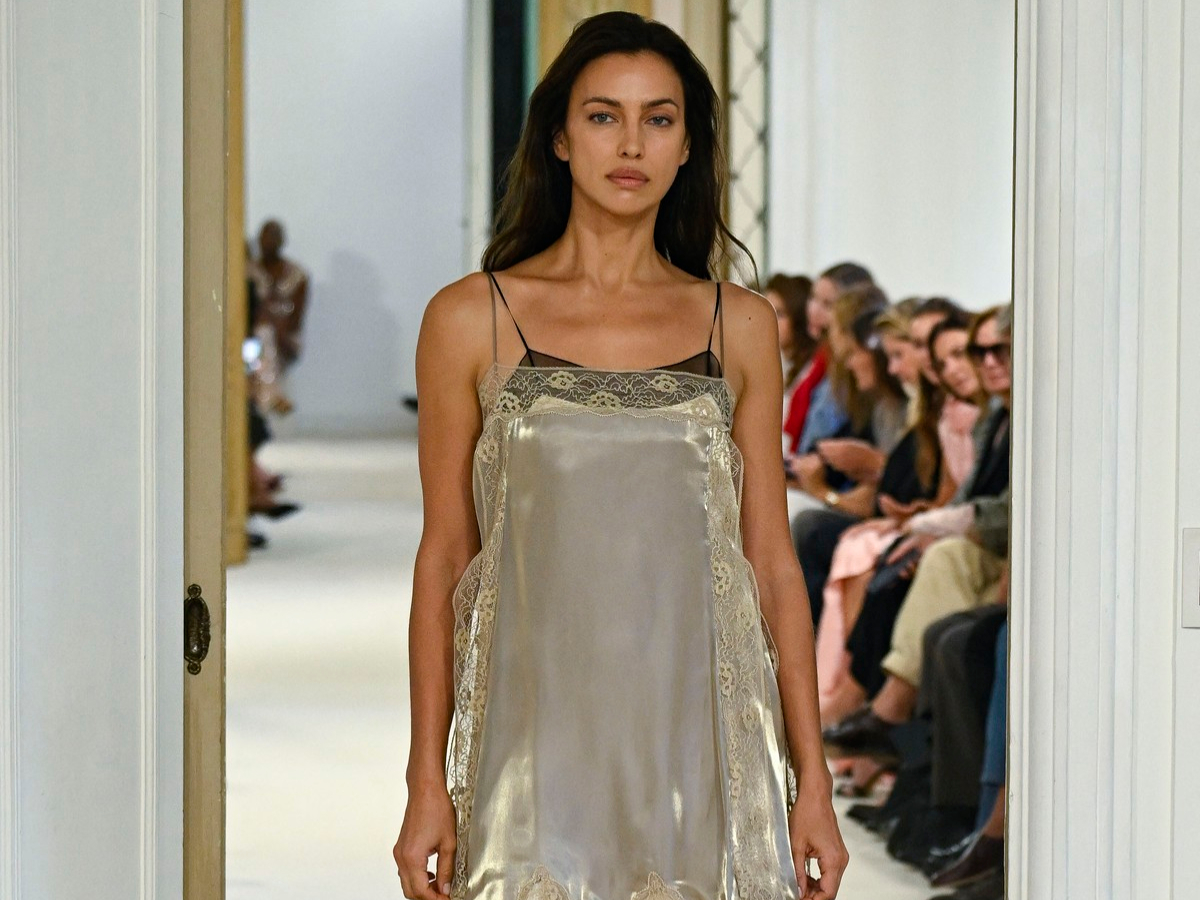  Η Alberta Ferretti μας ταξιδεύει στα ’20s
