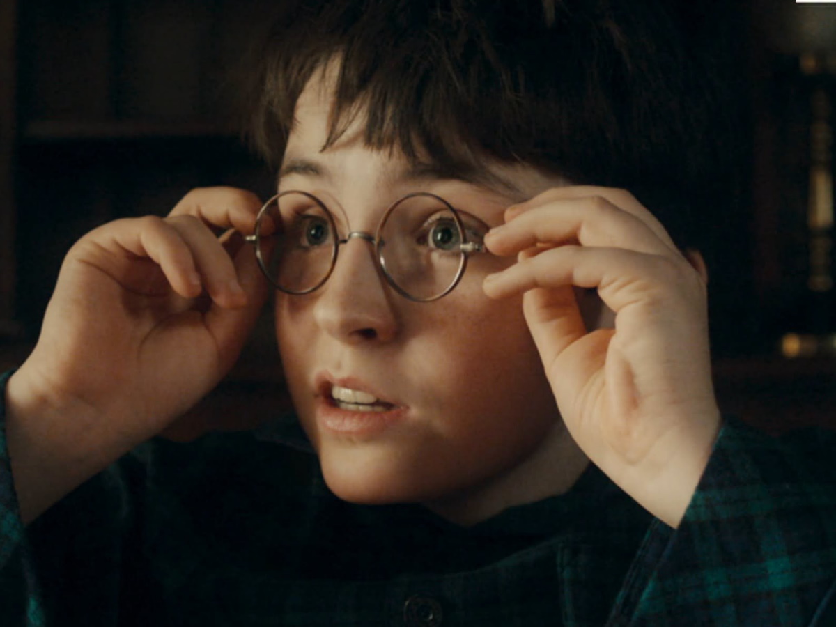 Harry Potter: Κυκλοφόρησε το νέο trailer της σειράς – Το Καπέλο της Επιλογής, το Quidditch και ο Αόρατος Μανδύας