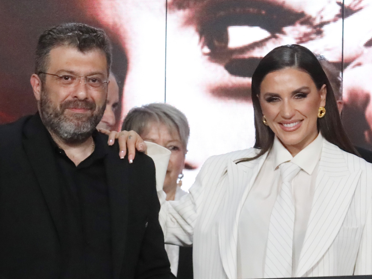 Ιουλία Καλλιμάνη: Η συγκίνηση στον γάμο, η παράκληση στους καλεσμένους και η… ανατροπή με την ανθοδέσμη –  Αποκλειστικές πληροφορίες