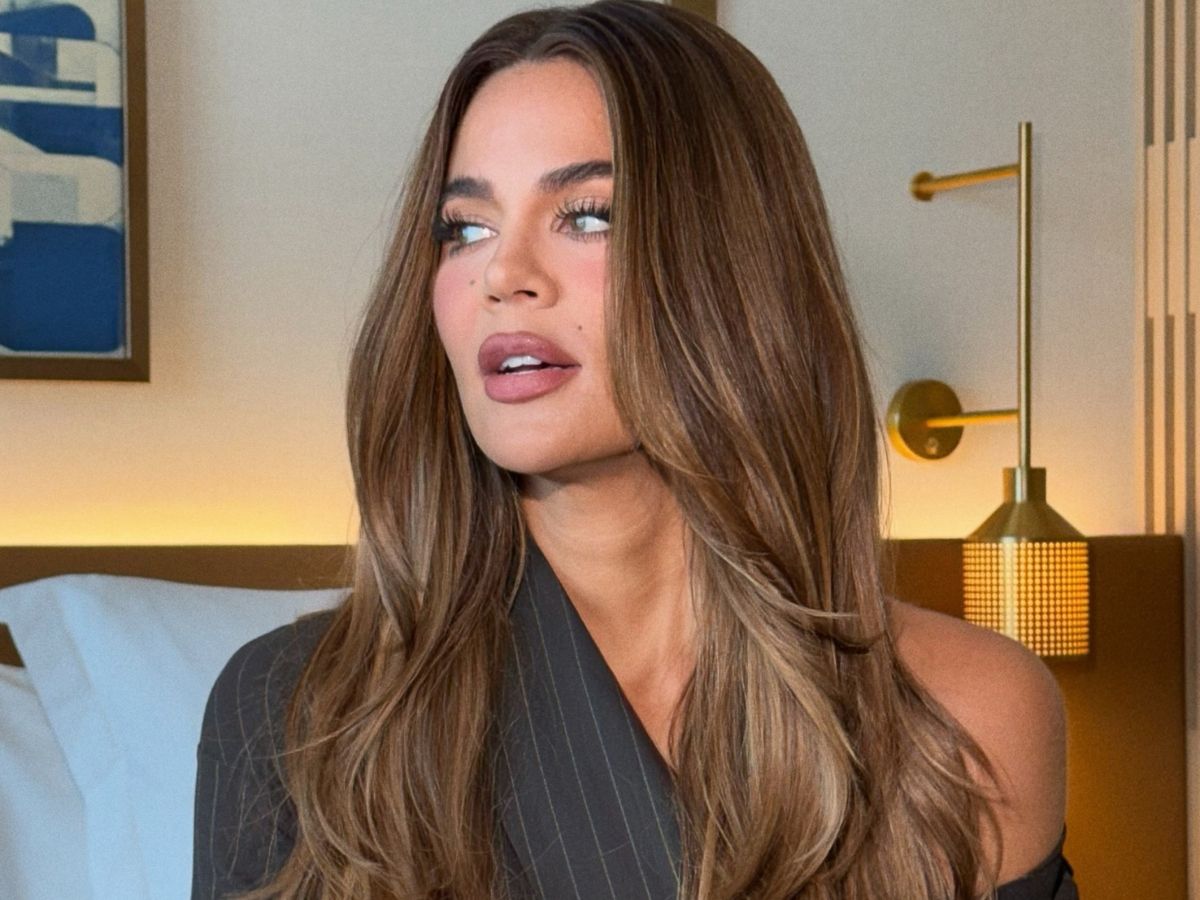 Khloé Kardashian: Επέστρεψε στα μακριά μαλλιά και τα ανέδειξε με ένα εντυπωσιακό blowout χτένισμα