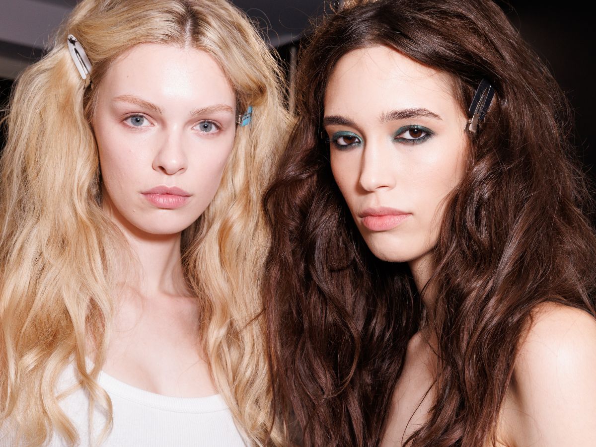 Roberto Cavalli: Wavy μαλλιά με όγκο και δύο διαφορετικά makeup looks έκλεψαν την παράσταση στην Εβδομάδα Μόδας του Μιλάνου