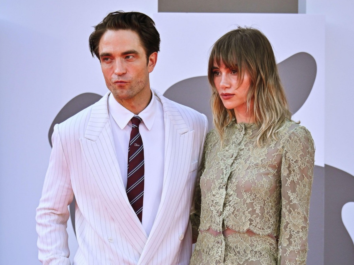 Robert Pattinson: Στο Φεστιβάλ Βενετίας με τη σύντροφό του, Suki Waterhouse – Τα τρυφερά στιγμιότυπα στο red carpet