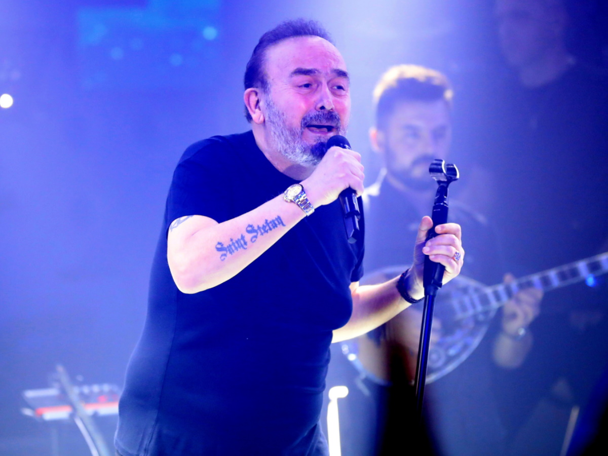 Σταμάτης Γονίδης: Η ατάκα στη χθεσινή του εμφάνιση που προκάλεσε αντιδράσεις – «Εμείς είμαστε καλά, αυτός πέθανε»