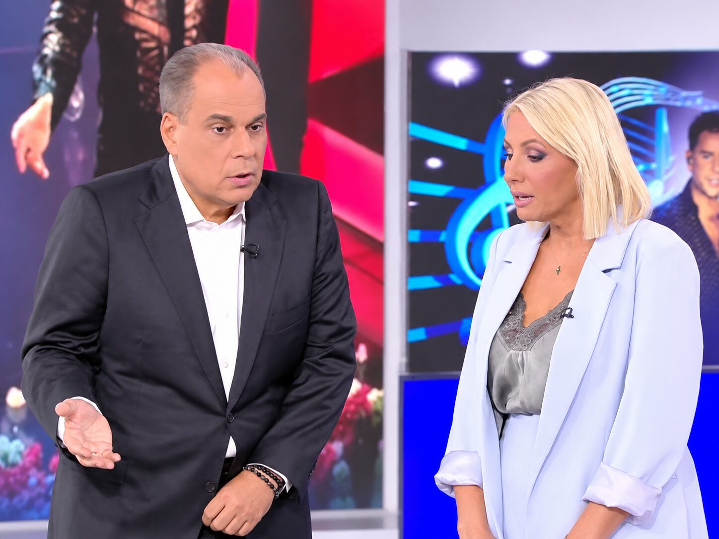 Ξέσπασε ο Νίκος Στραβελάκης κατά της Αφροδίτης Μάνου: «Είναι η μέρα που ετάφη ο Γιώργος Μαζωνάκης, ντροπή»