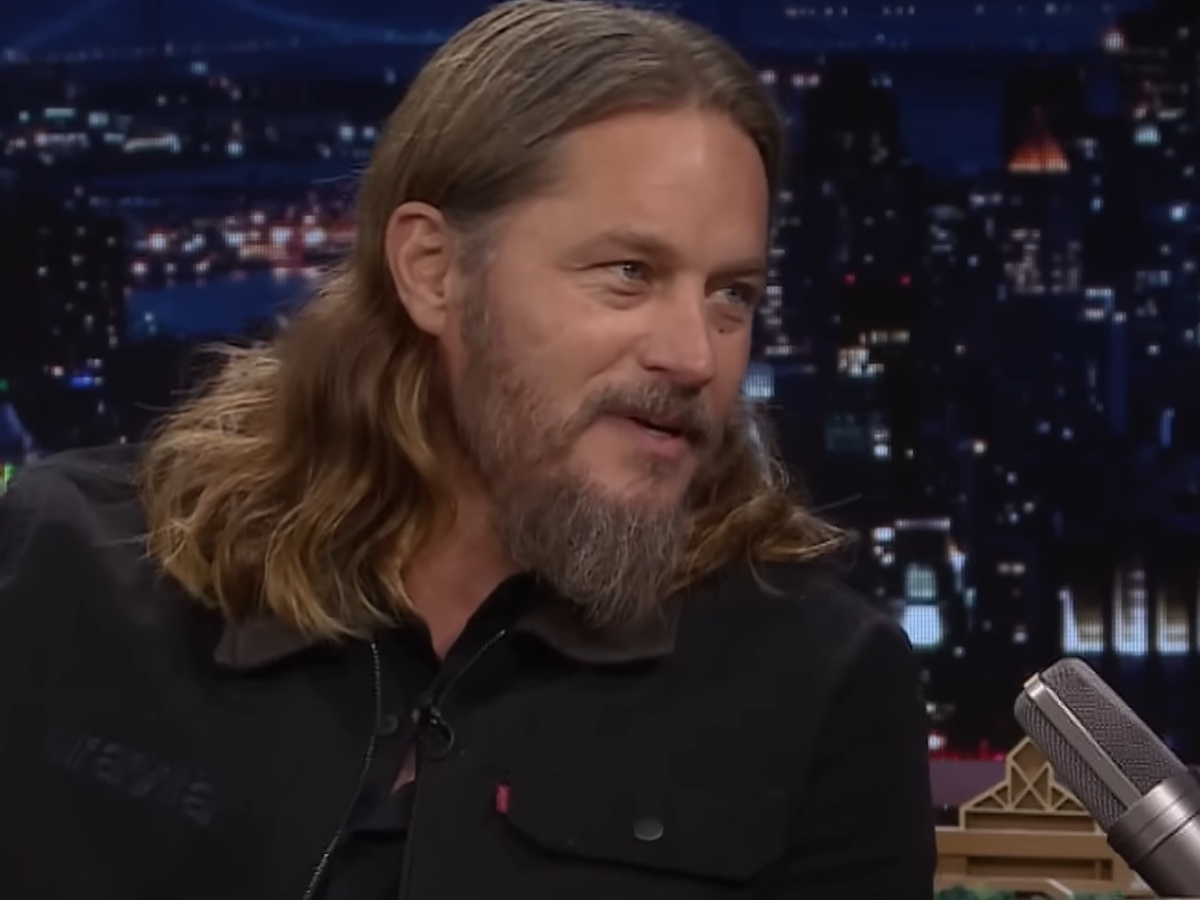 Τράβις Φίμελ: Ο «Ράγκναρ» των Vikings κάνει διακοπές στη Μύκονο – Η εμφάνισή του στην Paradise
