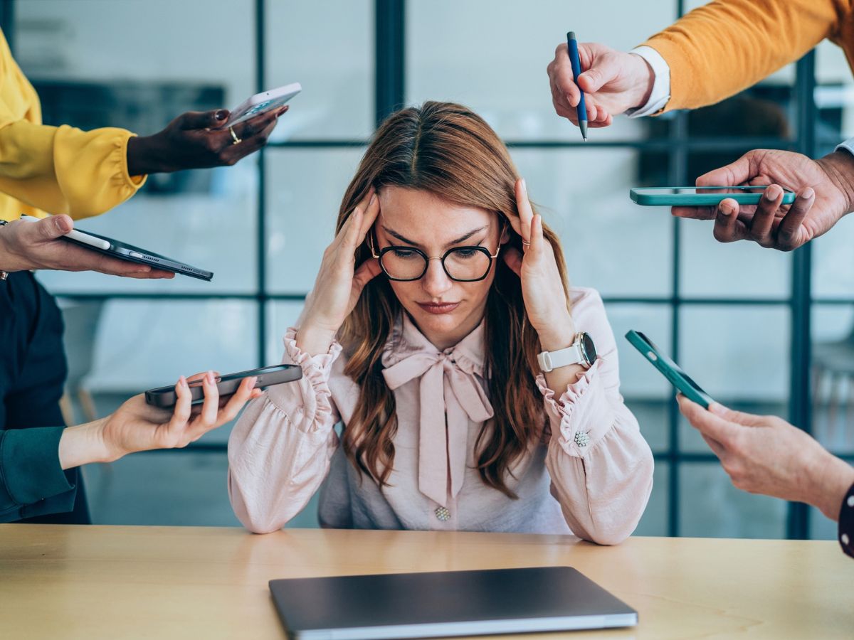 Anti-stress τεχνικές για να ακολουθείς όταν βρίσκεσαι στο γραφείο και νιώθεις πιεσμένη