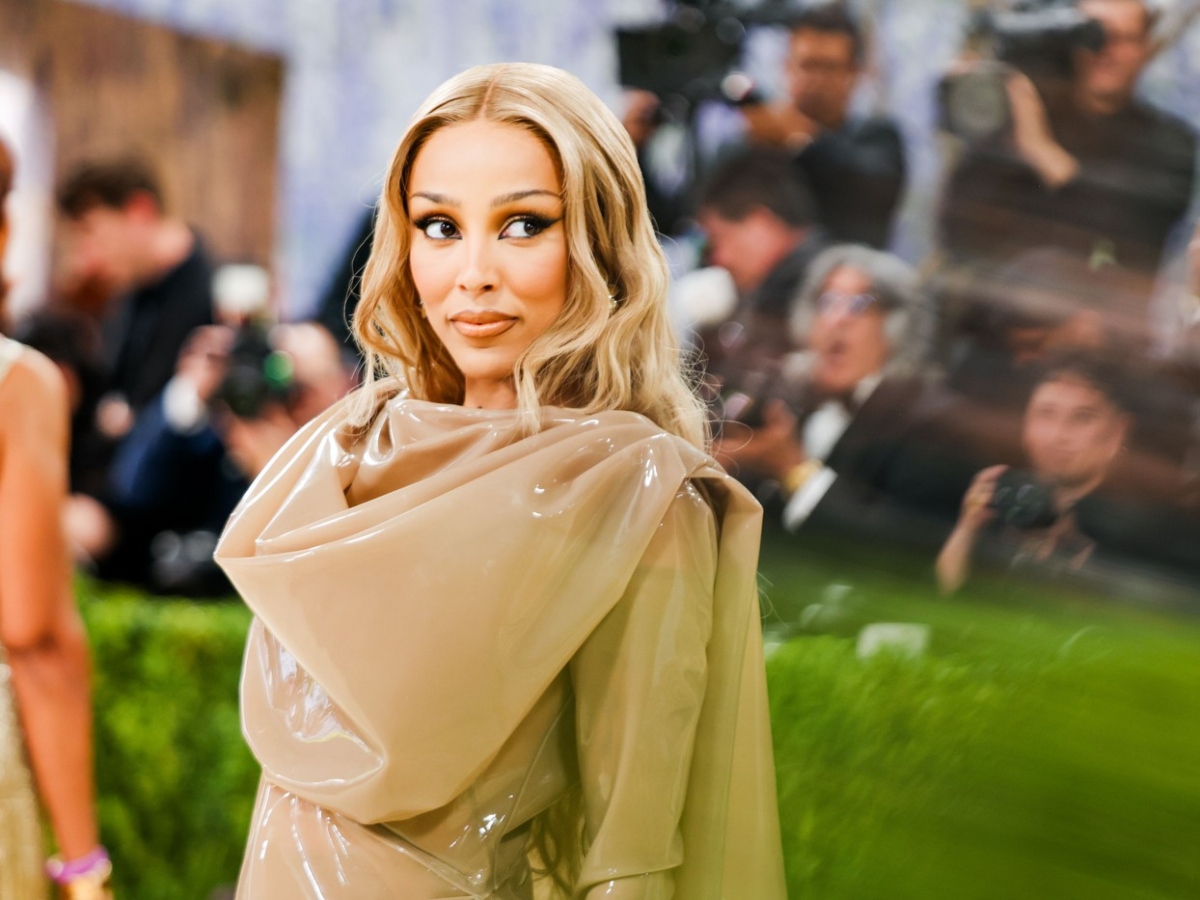 Το «Anime Blush» της Doja Cat είναι η πιο χαριτωμένη φθινοπωρινή τάση μακιγιάζ