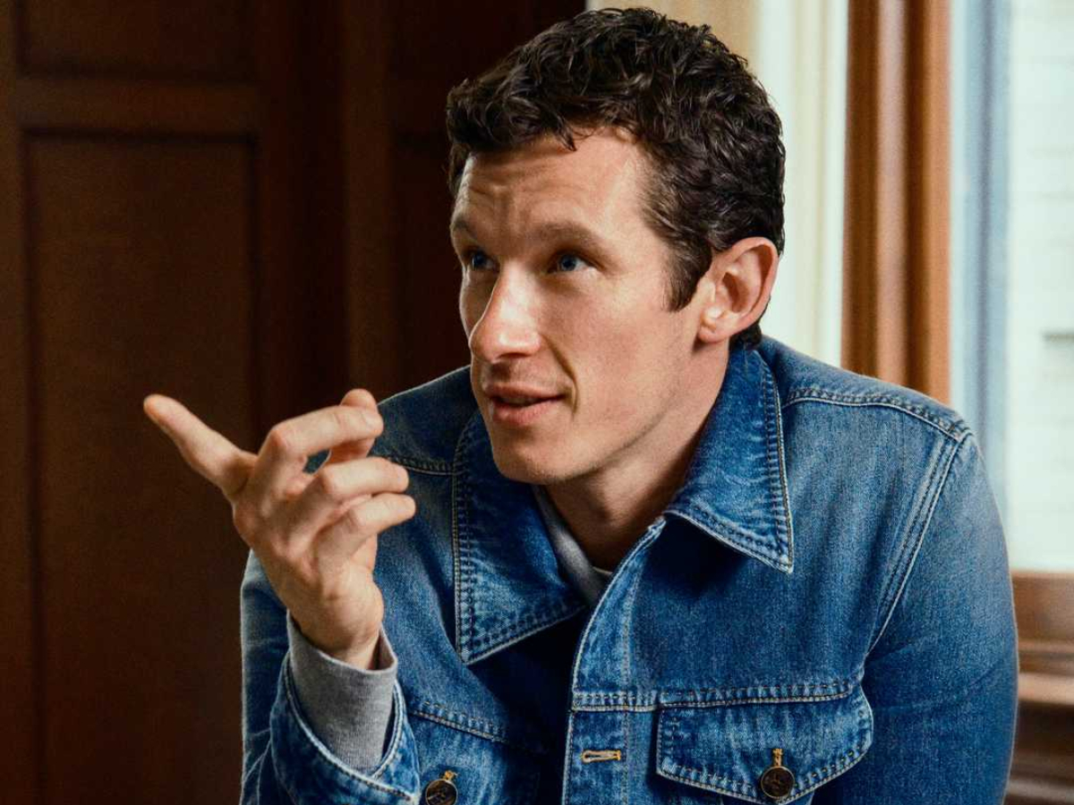Callum Turner: Στη νέα καμπάνια της Louis Vuitton είναι ακαταμάχητος