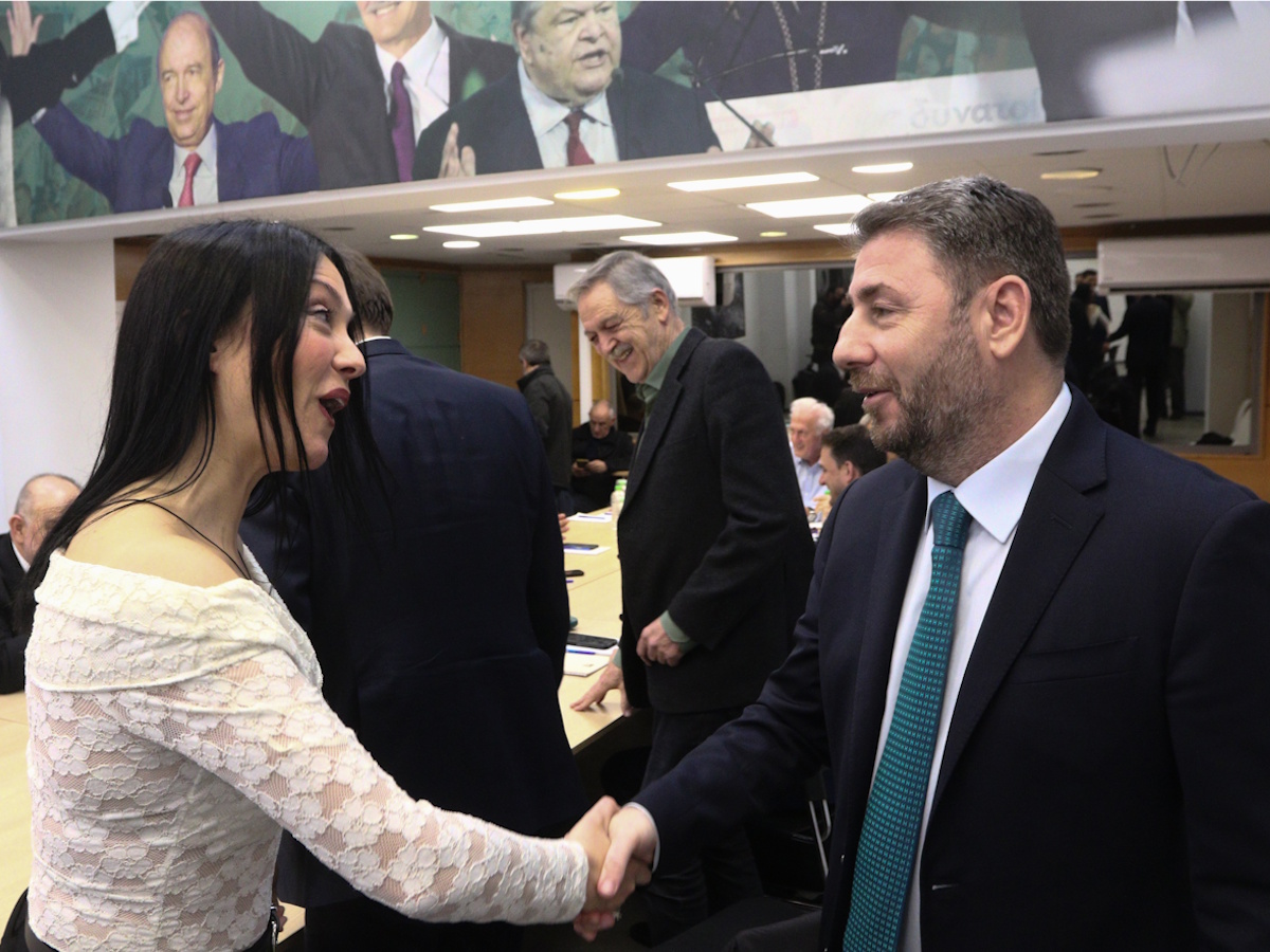 Νάντια Γιαννακοπούλου: Το ΠΑΣΟΚ στο πλευρό της μετά την κόντρα με τον Μακάριο Λαζαρίδη – «Χυδαία προσωπική επίθεση»