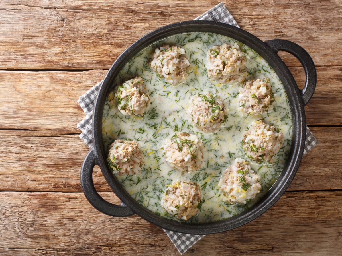 Γιουβαρλάκια αυγολέμονο: Το comfort food για τις αρχές του φθινοπώρου