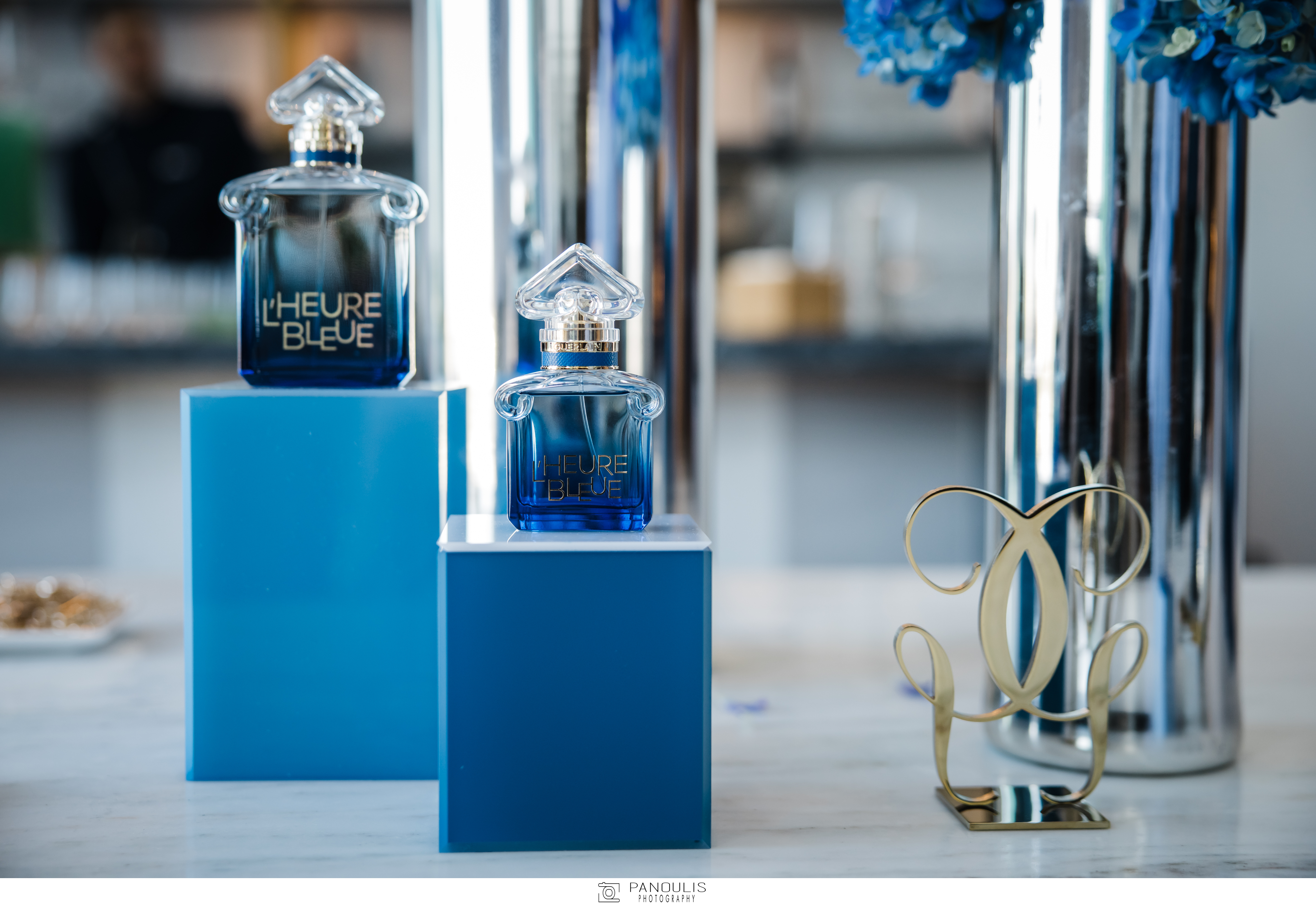 Guerlain L’Heure Bleue: Η παρουσίαση του νέου αρώματος με φόντο την Ακρόπολη