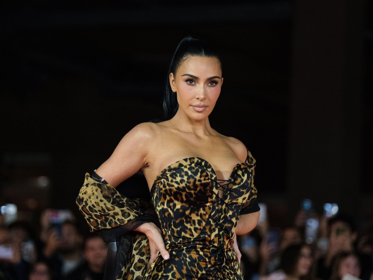 Kim Kardashian: Με αλογοουρά που συνδυάζει ιταλική φινέτσα και σύγχρονο glam και δημιούργησε ο Δημήτρης Γιαννέτος