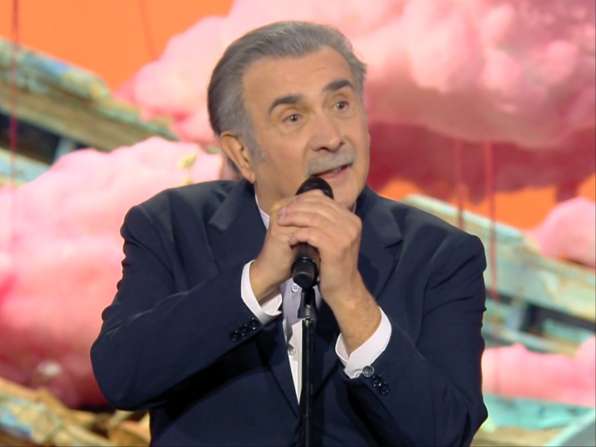 Λάκης Λαζόπουλος για Γιώργο Μαζωνάκη: «Πέθανε σε ένα διαμέρισμα που παρίστανε το ιατρείο – Ο χρόνος δεν μπαζώνεται»