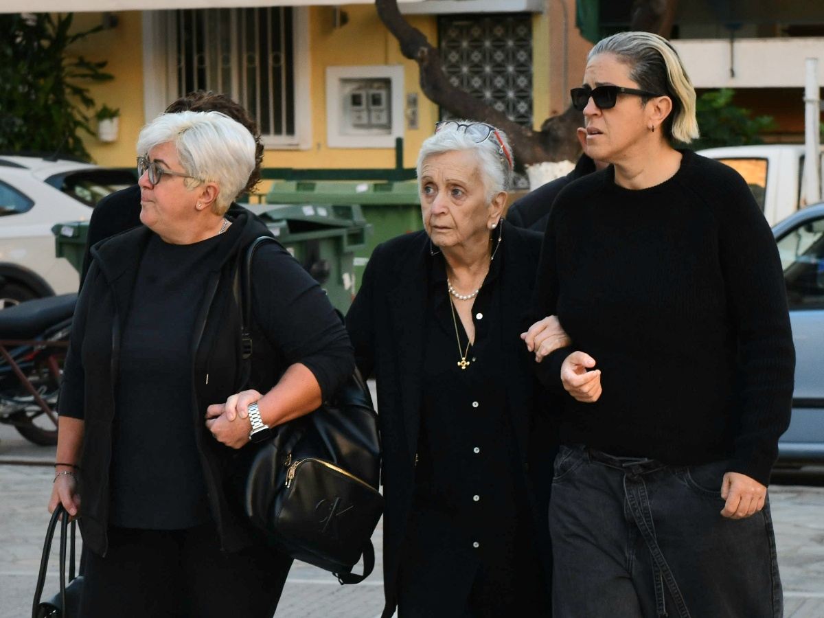 Γιώργος Μαζωνάκης: Στην Αγία Τριάδα Nίκαιας οι γονείς και οι αδελφές του για το 40ήμερο μνημόσυνο