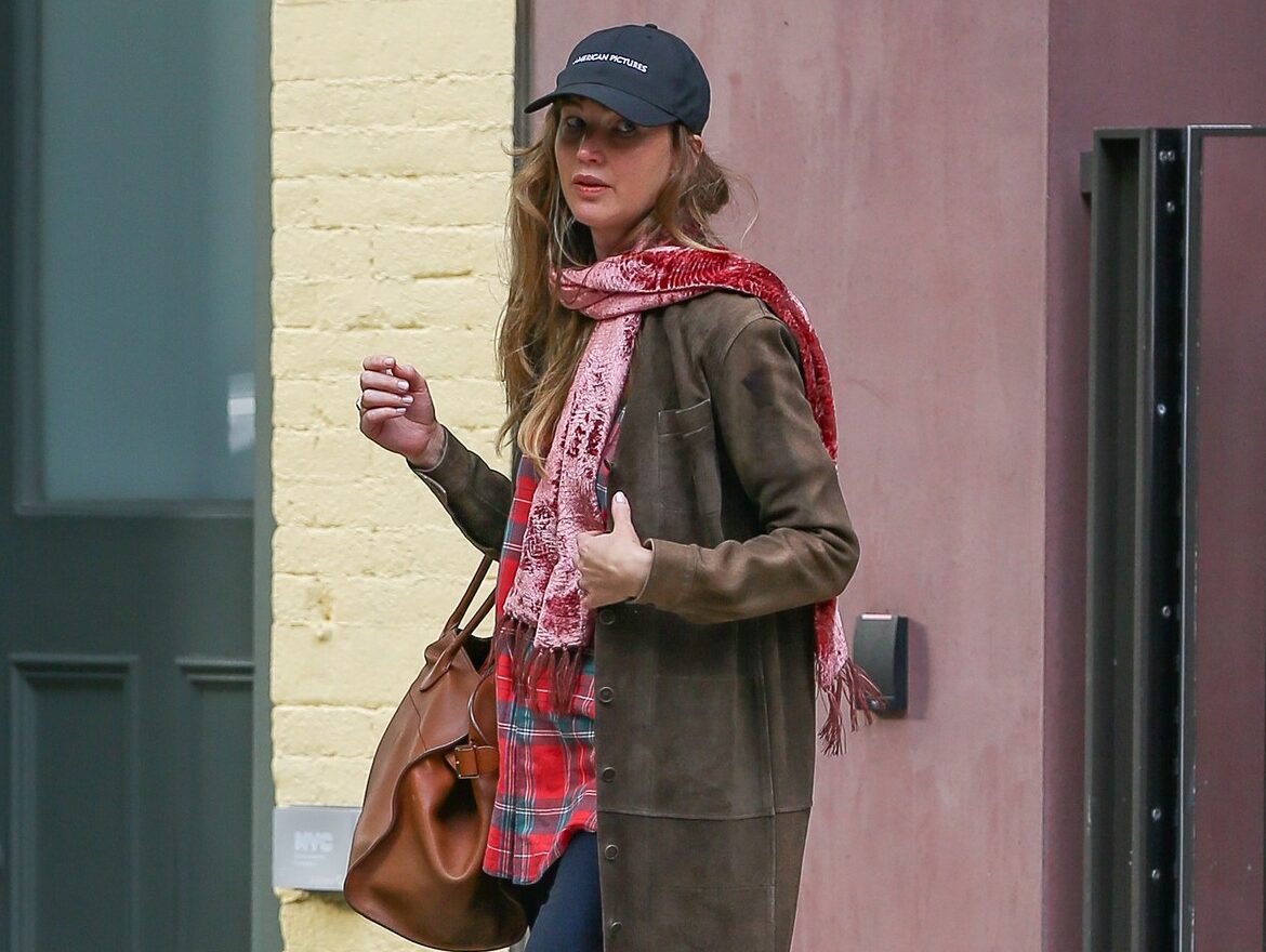 Φλοράλ με λεοπάρ; Τα styling tricks της Jennifer Lawrence που κάνει δύο διαφορετικά prints να ταιριάζουν τέλεια