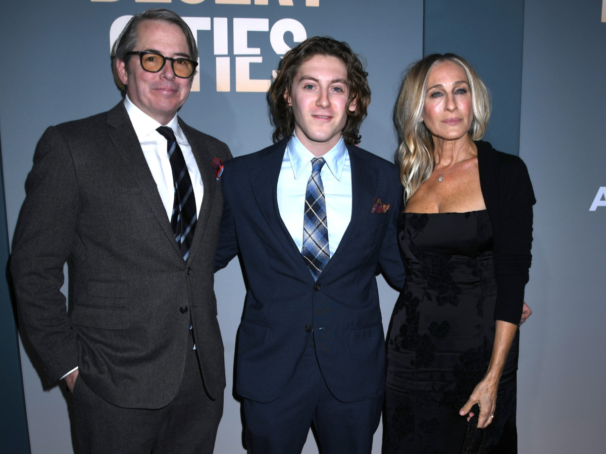 Sarah Jessica Parker: Σπάνια εμφάνιση με τον σύζυγό της και τον γιο τους – Η εντυπωσιακή ομοιότητα με τη μητέρα του