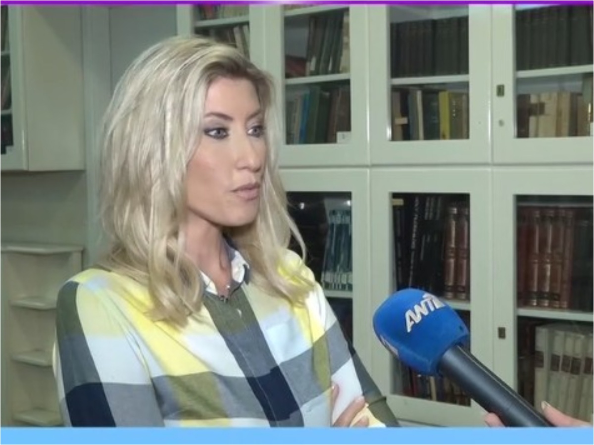 Σία Κοσιώνη: Ανεβαίνει ξανά στο θεατρικό σανίδι – «Θα υποδυθώ μια πάμπλουτη ψωνάρα»
