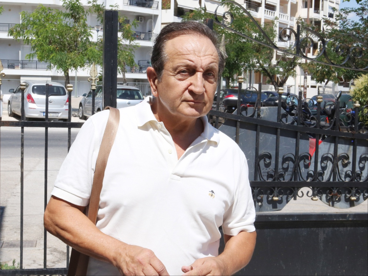 Σπύρος Μπιμπίλας: «Όταν ανακοινώνω θανάτους, μου γράφουν “Χάρε, πάλι πήρες κάποιον”»