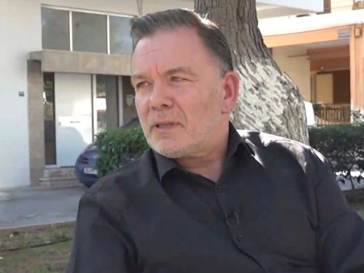 Σπύρος Λάμπρου: Οι δύσκολες στιγμές ως πολεμικός ανταποκριτής – «Έτρεχαν όλοι από το ένα σπίτι στο άλλο για να σωθούν