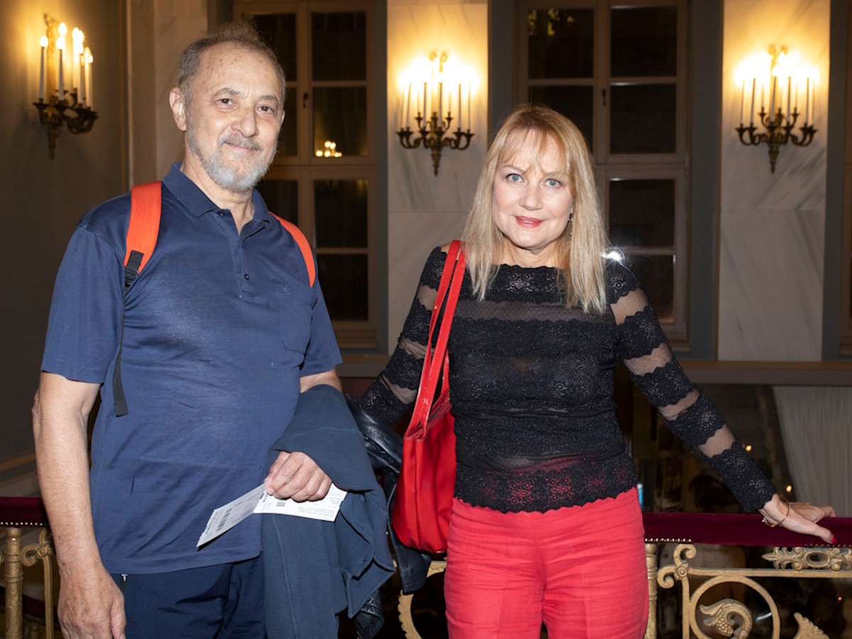Στέλιος Μάινας: Σπάνια δημόσια εμφάνιση με τη σύζυγό του, Κάτια Σπερελάκη στο Ηρώδειο