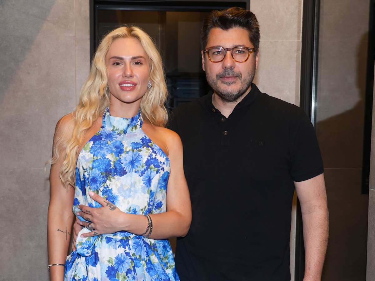 Λάμπρος Κωνσταντάρας: Απαντά στο TLIFE για τη φημολογούμενη συγκατοίκηση με την Έλενα Τσαγκρινού