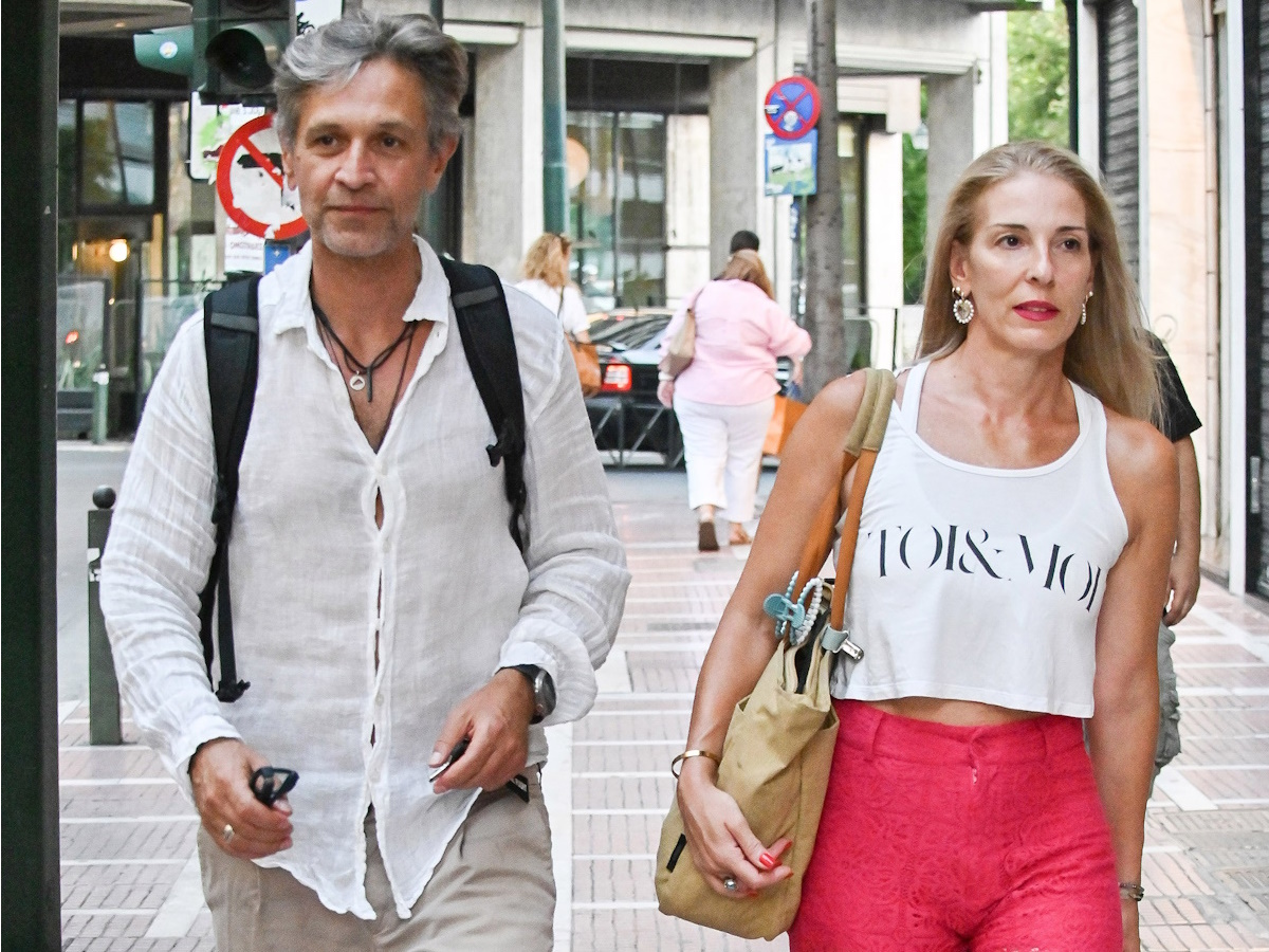 Αιμίλιος Χειλάκης – Αθηνά Μαξίμου: Χαλαρή βόλτα στο κέντρο της Αθήνας! Φωτογραφίες